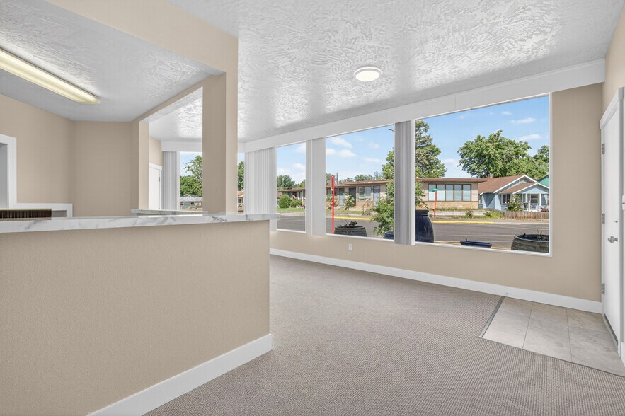 More Photos Of 619 Diagonal St, Clarkston Medical For Sale