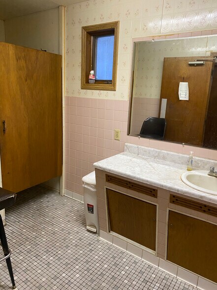 More Photos Of E2578 County Rd S, Casco Bar For Sale