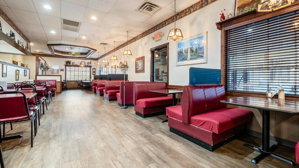 More Photos Of 2000 E Wheeling Ave, Cambridge Storefront For Sale