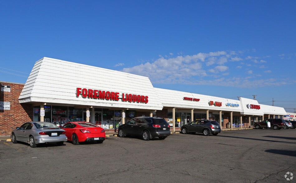 More Photos Of 810-850 S Elmhurst Rd, Des Plaines Restaurant For Lease