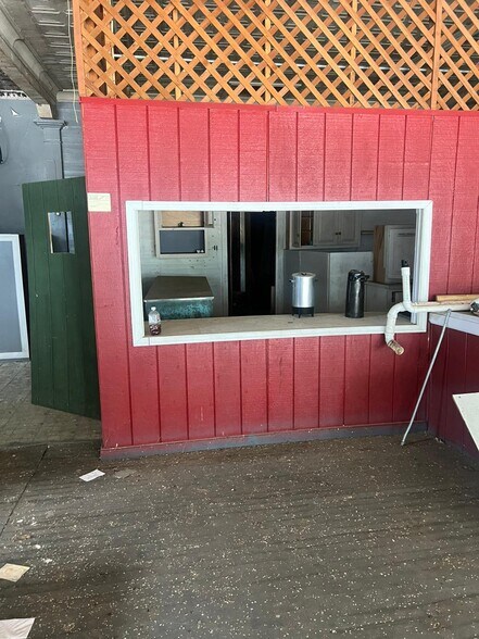 More Photos Of 16911 Boydton Plank Rd, Dewitt General Retail For Sale