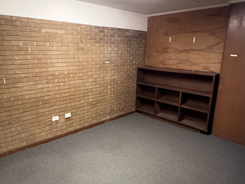 More Photos Of 712 5th Ave N, Texas City Office For Sale