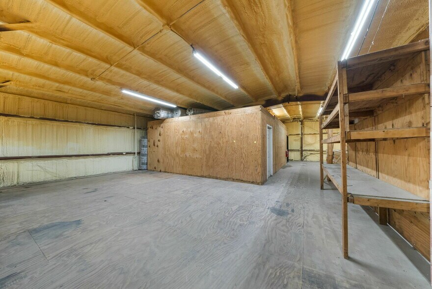 More Photos Of 1225 Transmitter Rd, Panama City Warehouse For Lease