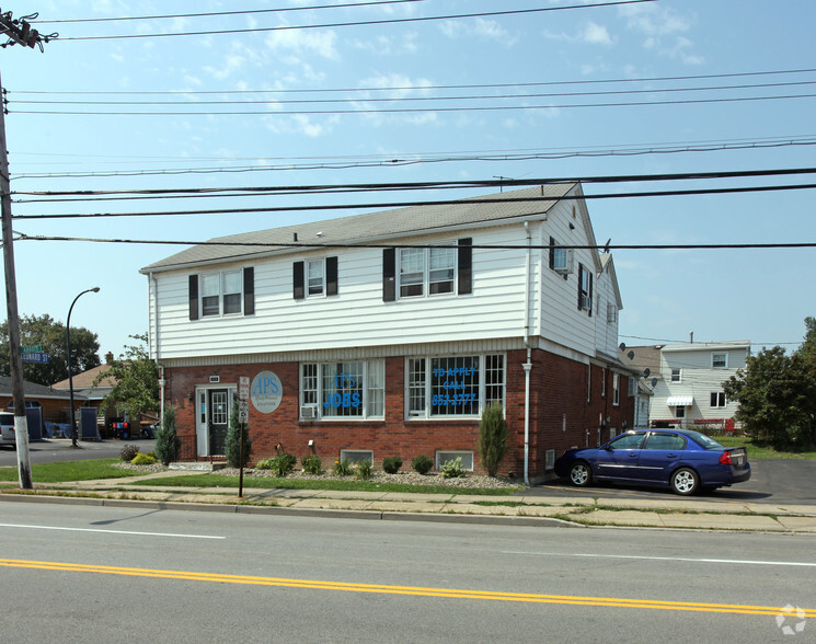 Primary Photo Of 1425 Abbott Rd, Buffalo Storefront Retail Office For Lease