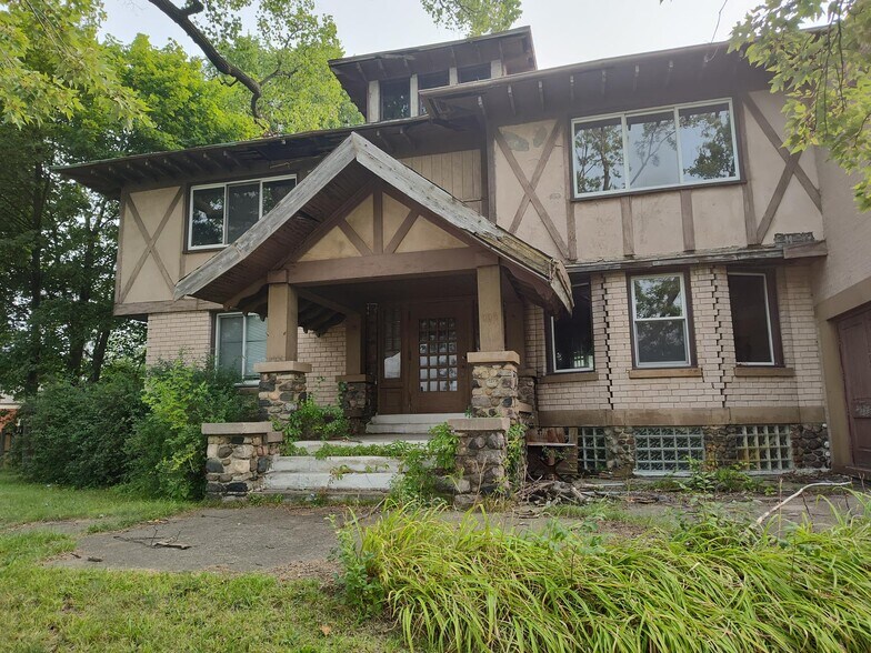 More Photos Of 46006 Woodward Ave, Pontiac Lodge Meeting Hall For Sale