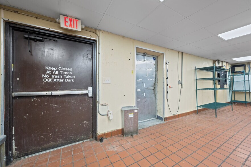 More Photos Of 1301 Gum Branch Rd, Jacksonville Restaurant For Sale