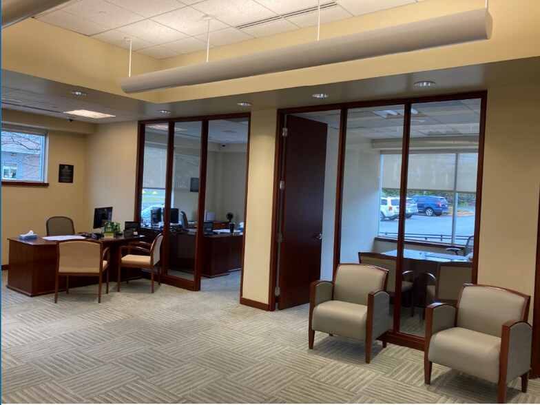 More Photos Of 215 Lexington St, Woburn Office For Lease