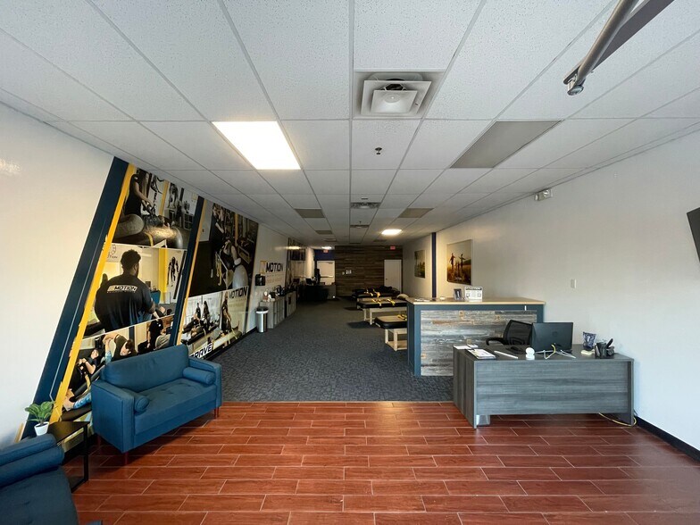 More Photos Of 420 Cool Springs Blvd, Brentwood General Retail For Lease