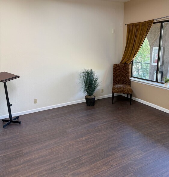 More Photos Of 37608 N Cave Creek Rd, Cave Creek Office For Lease