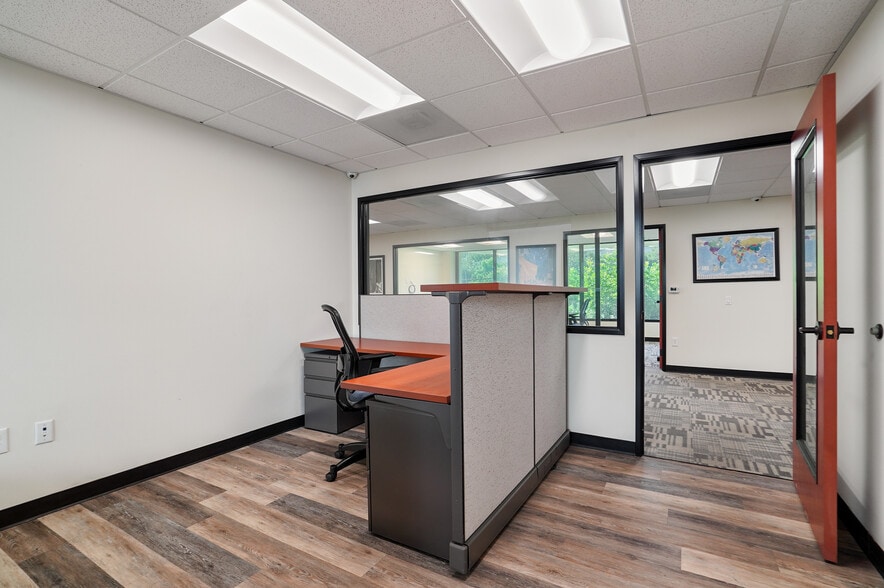 More Photos Of 30423 Canwood St, Agoura Hills Office For Sale