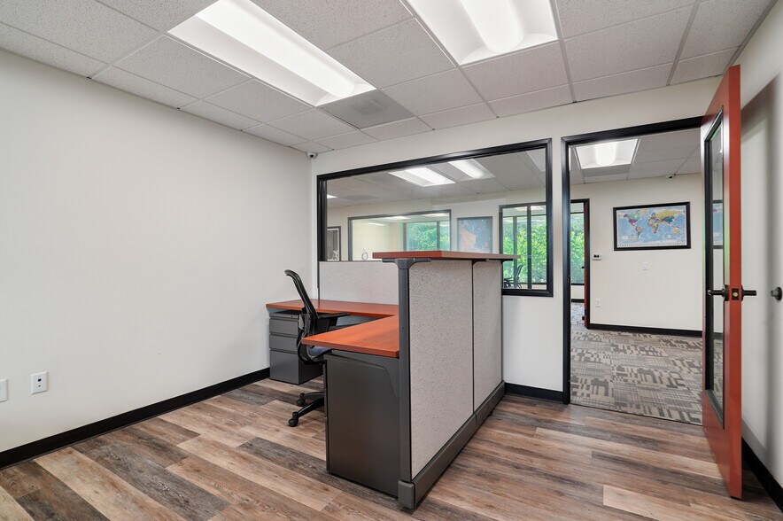 More Photos Of 30423 Canwood St, Agoura Hills Office For Sale