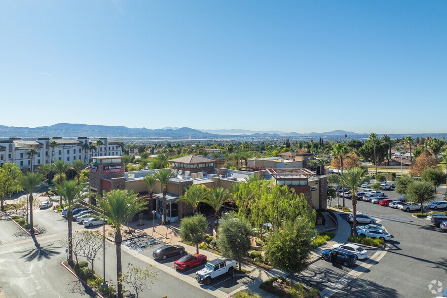 More Photos Of 27961 Highland Ave, Highland Restaurant For Lease