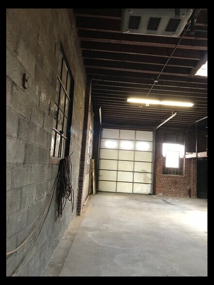 More Photos Of 3533 Vernon Blvd, Long Island City Warehouse For Lease