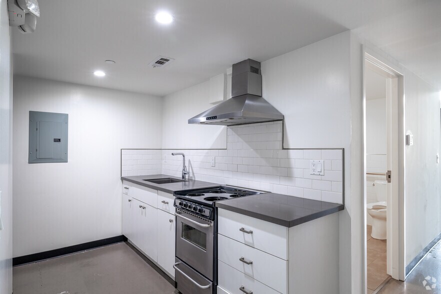 More Photos Of 1244 2nd Ave, Oakland Apartments For Sale