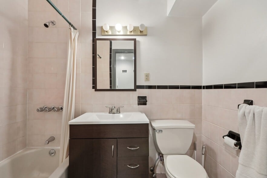 More Photos Of 7-9 Ridgefield, Ridgefield Park Flex For Lease