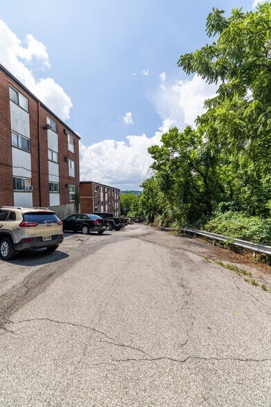 More Photos Of 650 Straight St, Cincinnati Apartments For Sale