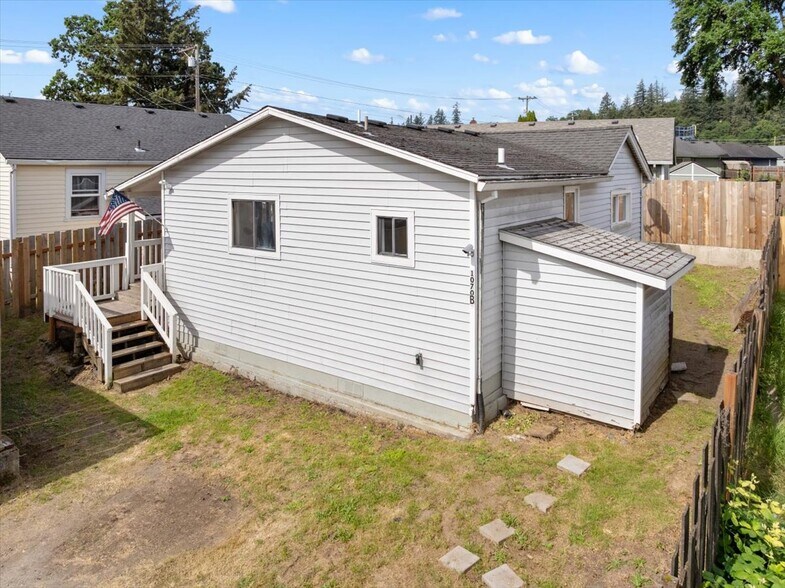 More Photos Of 1070 Deer Island Rd, Saint Helens Multifamily For Sale