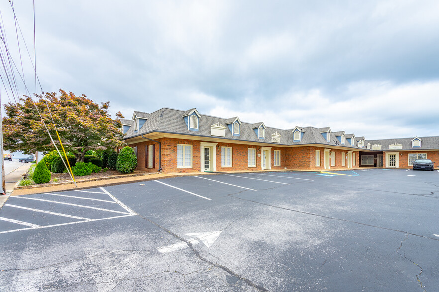 Primary Photo Of 5811 Lee Hwy, Chattanooga Medical For Sale