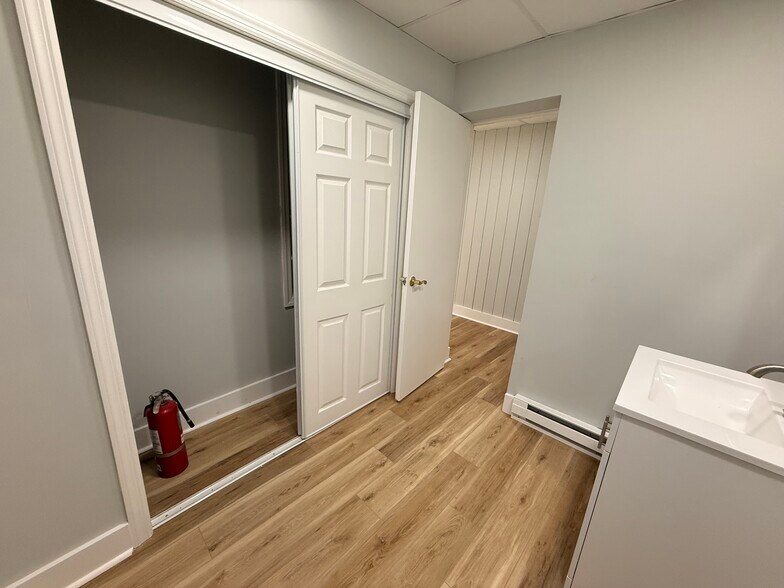 More Photos Of 214 Marine Pl, Avon By The Sea Office For Lease