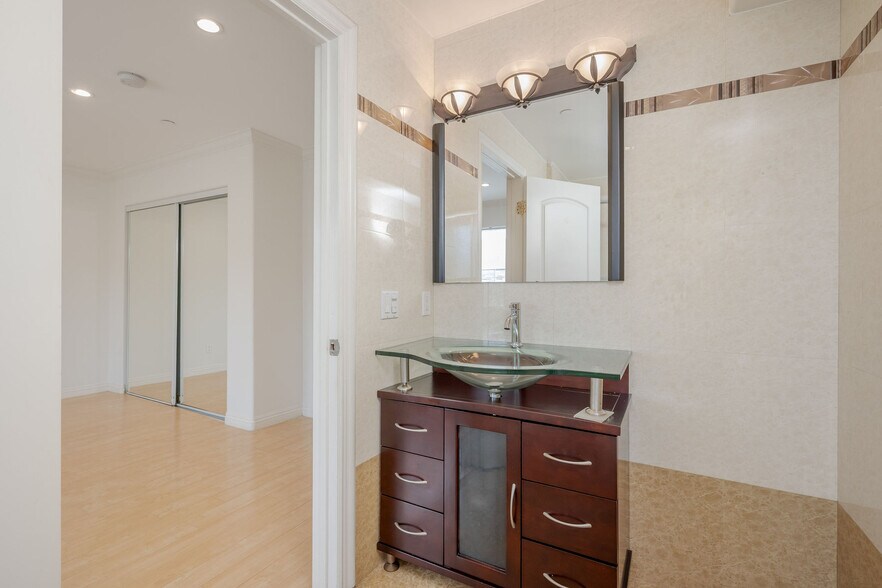 More Photos Of 4325 Stern Ave, Sherman Oaks Apartments For Sale