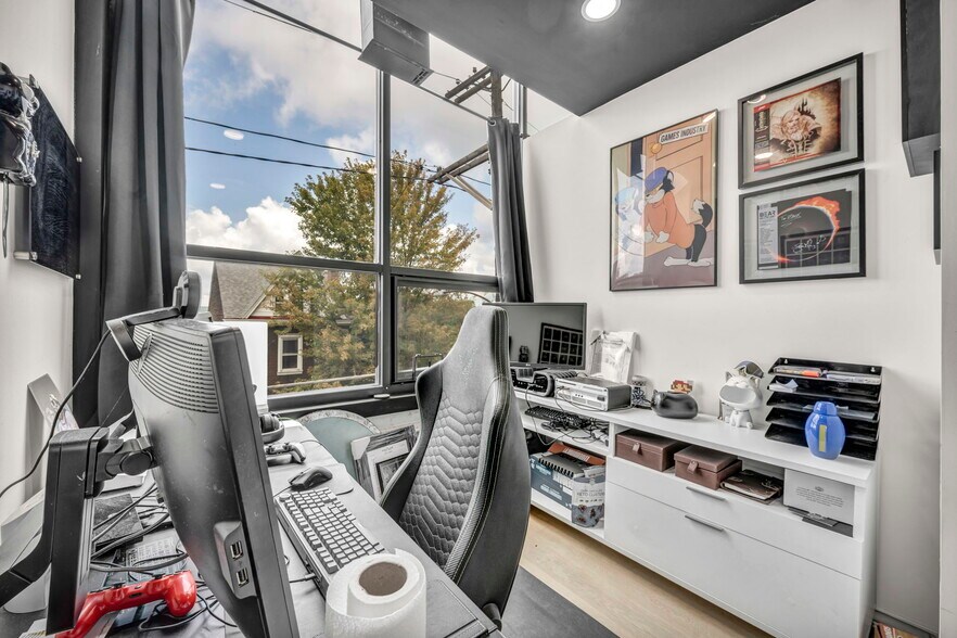 More Photos Of 3559 Bigelow Blvd, Pittsburgh Service For Sale
