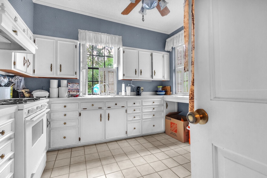 More Photos Of 414 Perry Hill Rd, Montgomery Storefront Retail Office For Sale