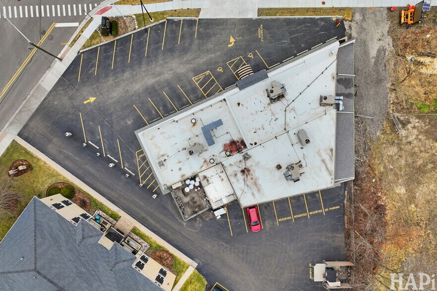 More Photos Of 10 W Grand Ave, Lake Villa Restaurant For Sale