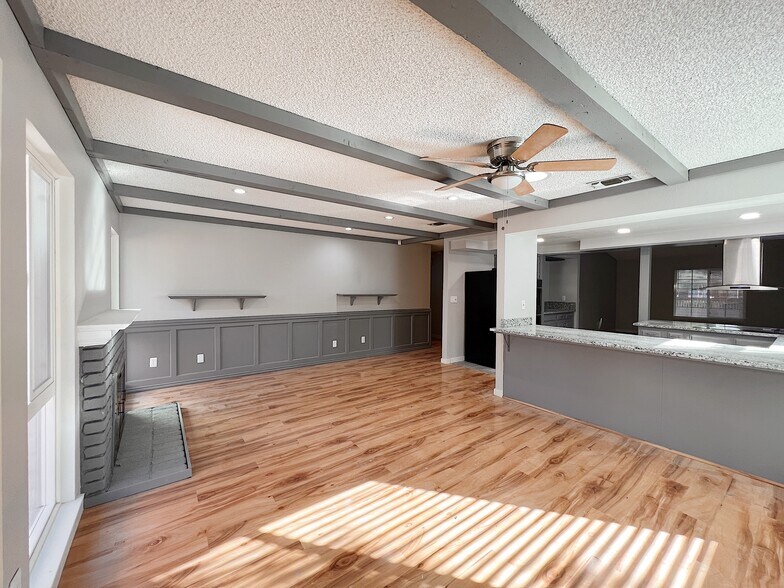 More Photos Of 301 Rivergate Way, Sacramento Multifamily For Sale