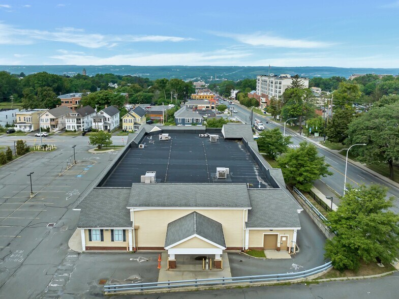 More Photos Of 272 Hoosick St, Troy Freestanding For Lease
