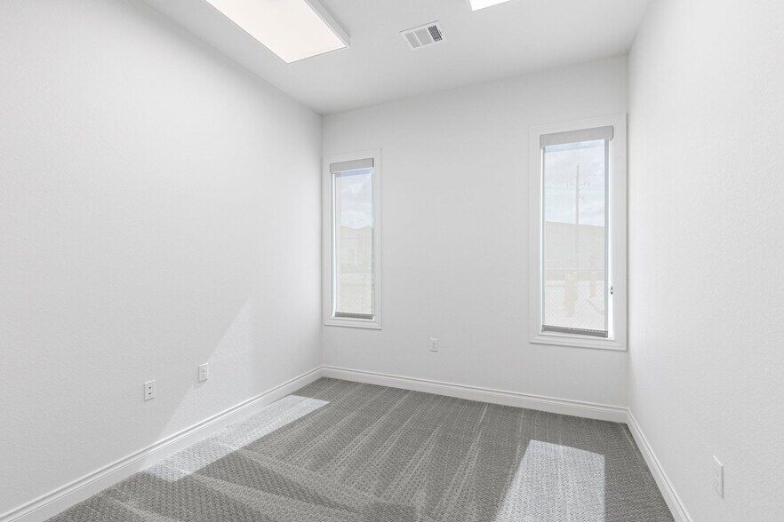 More Photos Of 7630 Dowdell Rd, Spring Office For Sale