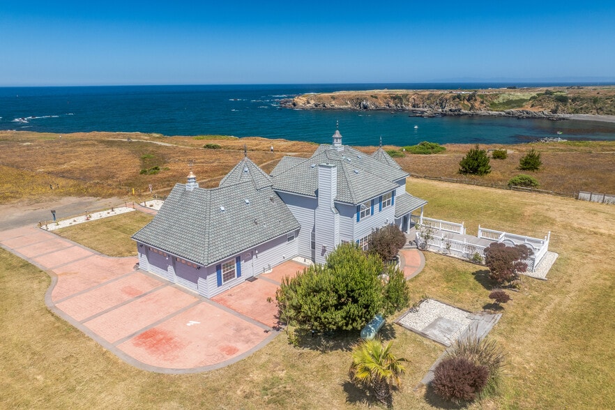 More Photos Of 19351 Del Mar Dr, Fort Bragg Specialty For Sale