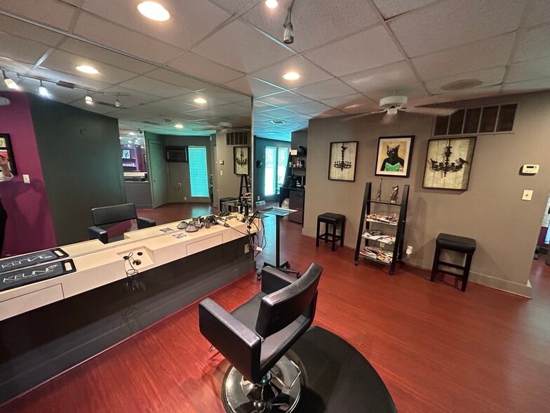 More Photos Of 6112 Benneville St, Cincinnati Freestanding For Sale