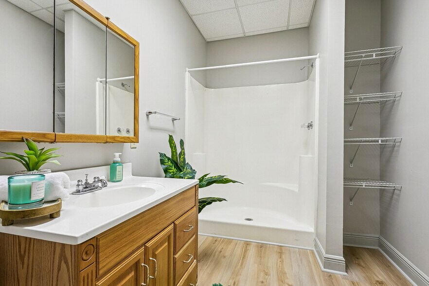 More Photos Of 1616 L And A Rd, Metairie Office For Lease