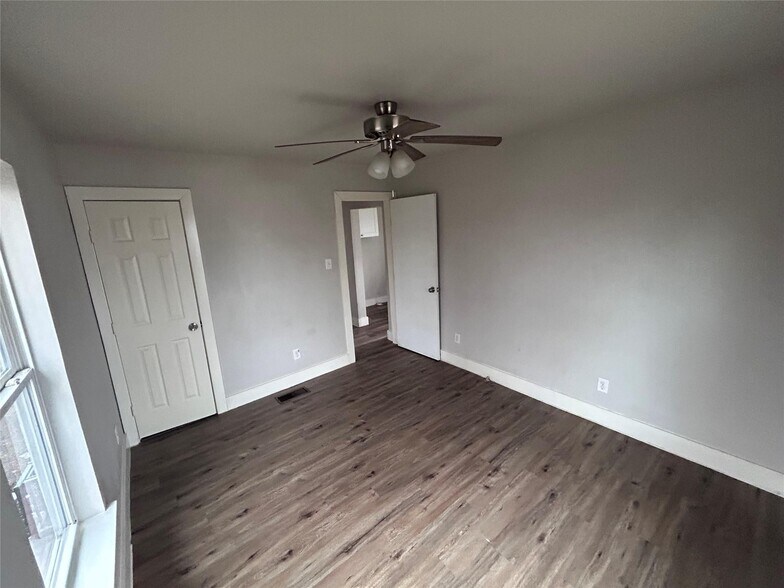 More Photos Of 3415 Henry St, Greenville Apartments For Sale