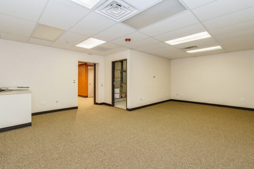 More Photos Of 520 10th Ave, Coralville Medical For Sale