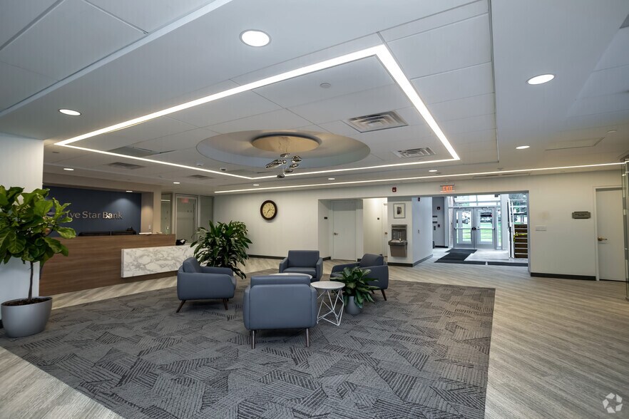 More Photos Of 6400 Sheridan Dr, Buffalo Office For Lease
