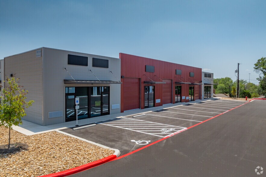 More Photos Of 7001 W. I-10, San Antonio Office For Lease