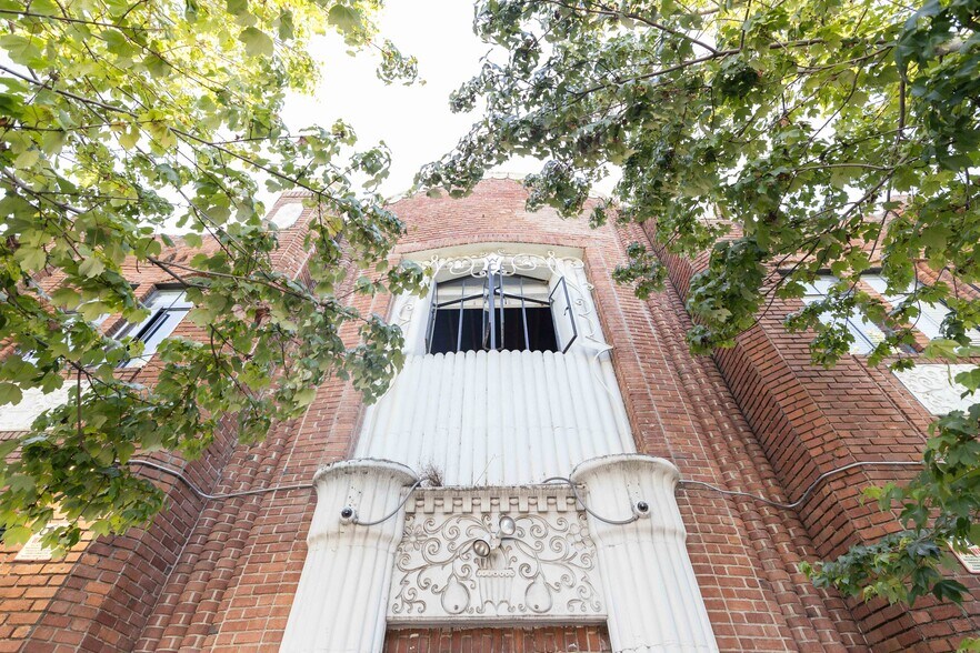 More Photos Of 2515-2521 San Pablo Ave, Oakland Apartments For Sale