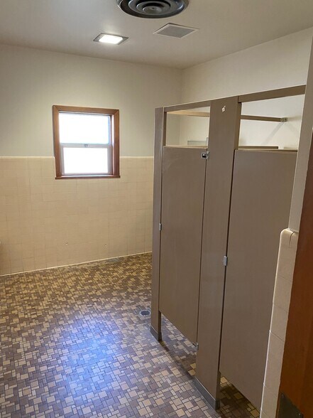 More Photos Of 1050 S Bridge St, Baker City Office For Sale