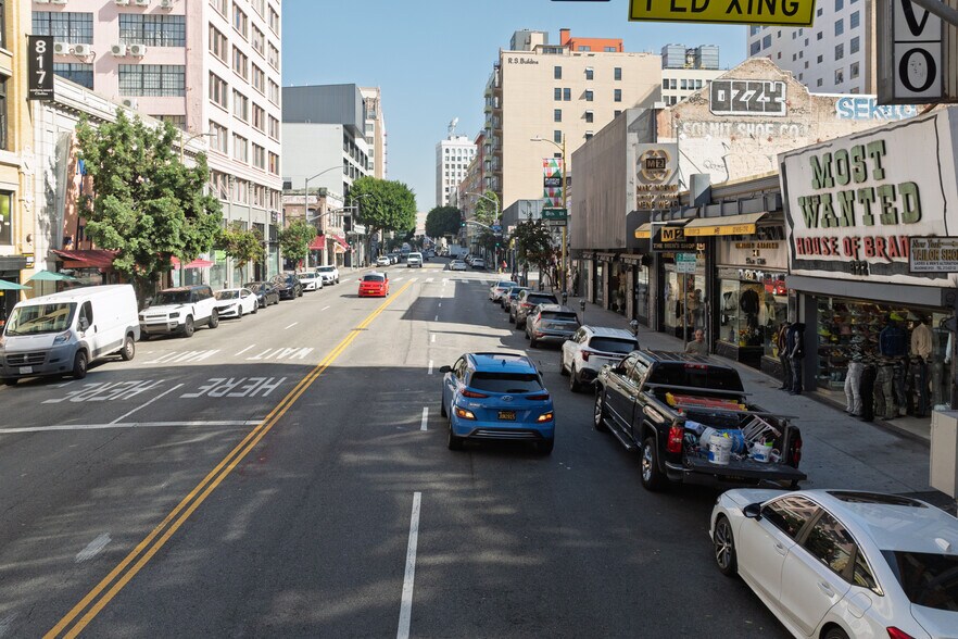 More Photos Of 818 S Los Angeles St, Los Angeles General Retail For Sale