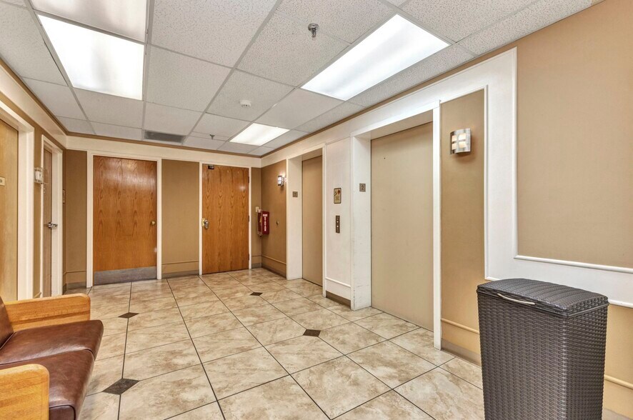 More Photos Of 2525 Harbor Blvd, Port Charlotte Medical For Sale