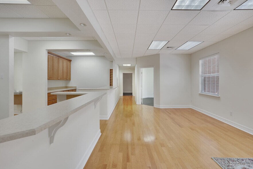 More Photos Of 4711 NW 53rd Ave, Gainesville Medical For Lease