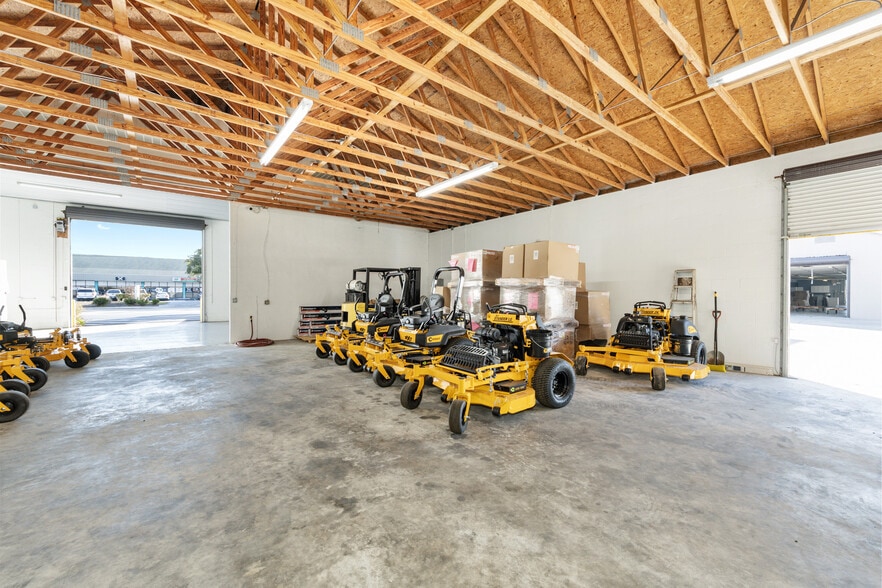 More Photos Of 818 N Magnolia Ave, Ocala Warehouse For Sale