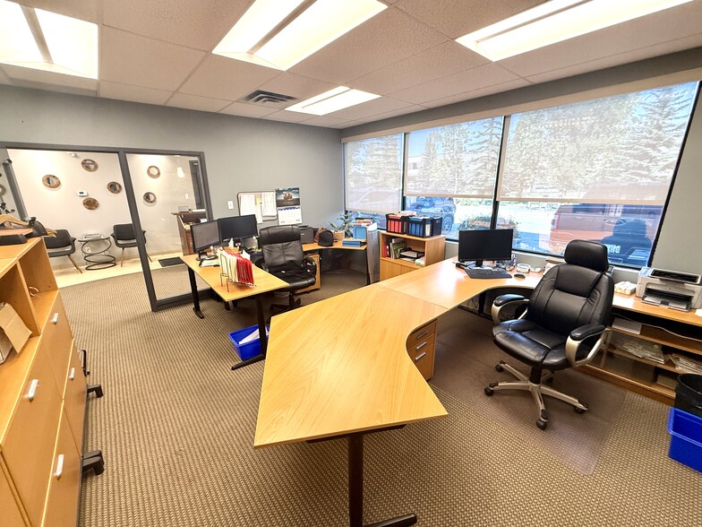 More Photos Of 4351 104th Ave SE, Calgary Warehouse For Sale