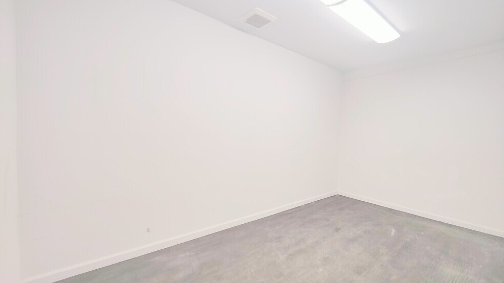 More Photos Of 8827 SE Division St, Portland Freestanding For Sale