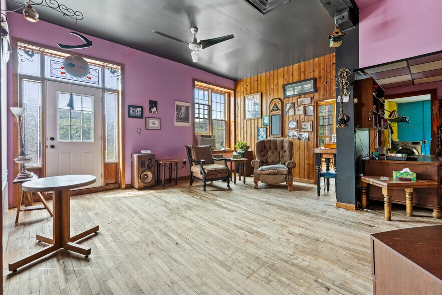 More Photos Of 500 Bridge St, Weissport Restaurant For Sale