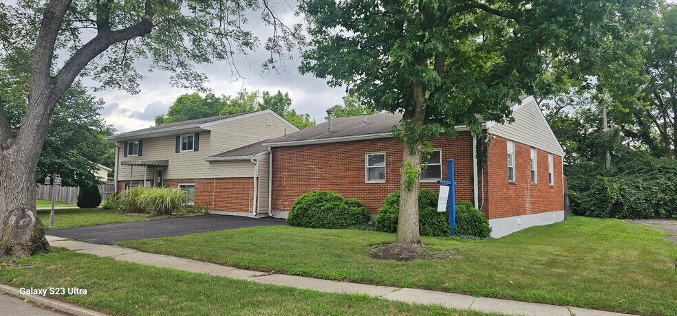 More Photos Of 3017 Sudbury Dr, Dayton Office For Sale