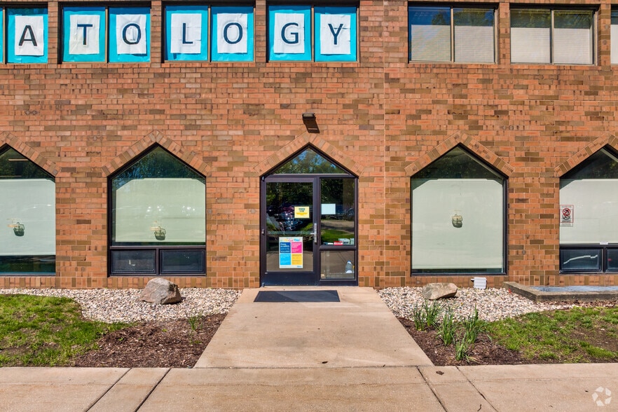 More Photos Of 535 S Burdick St, Kalamazoo Medical For Lease