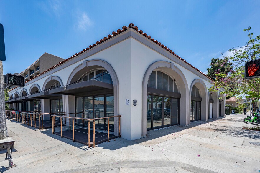 Primary Photo Of 2300-2308 E 4th St, Long Beach Restaurant For Lease