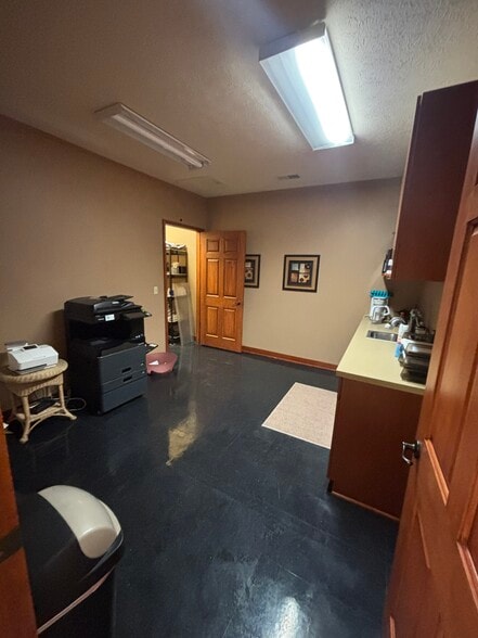 More Photos Of 1820-1824 N 169th Plz, Omaha Office For Lease